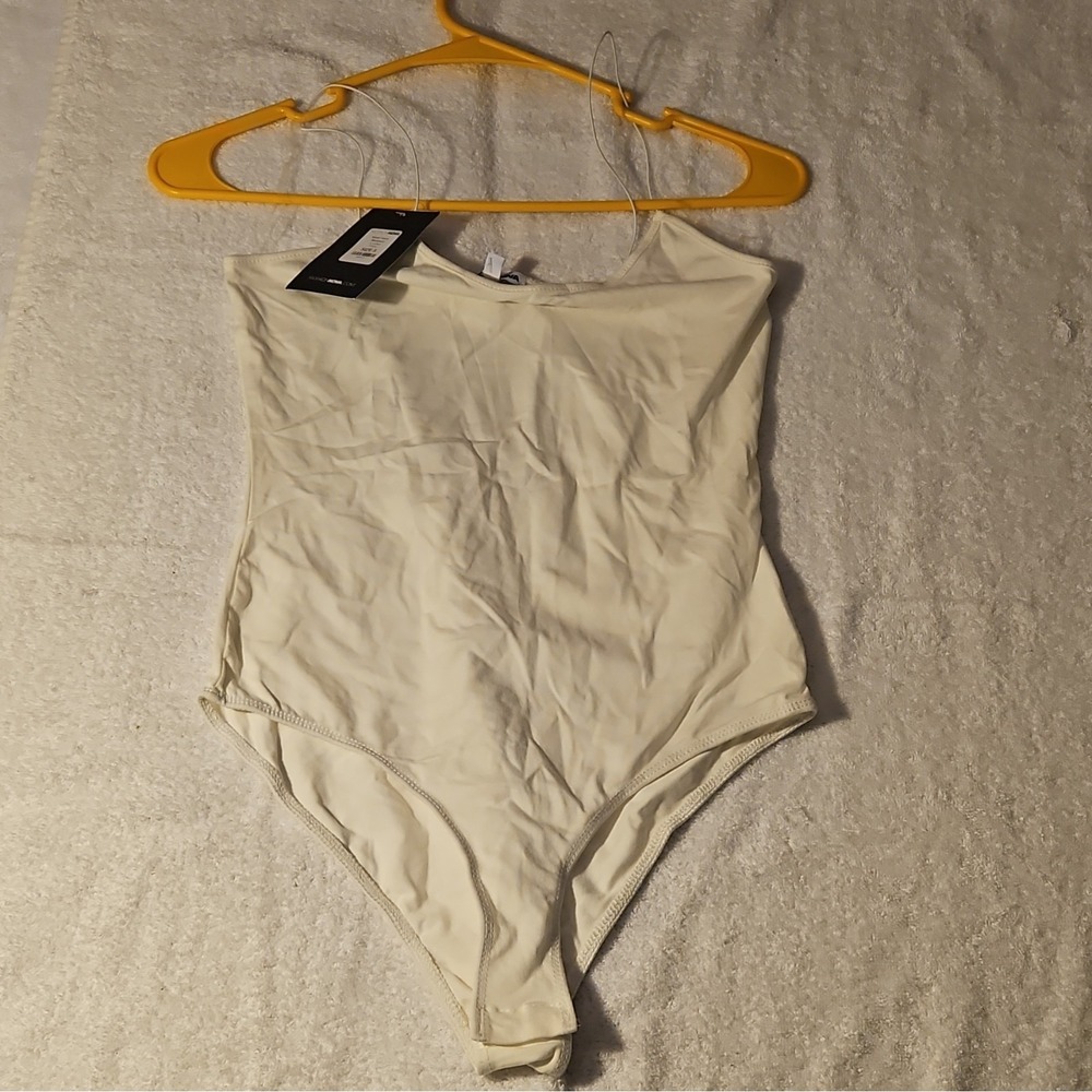 Fashion Nova White One Piece Bodysuit Women's Size S Solid Regularā Fit